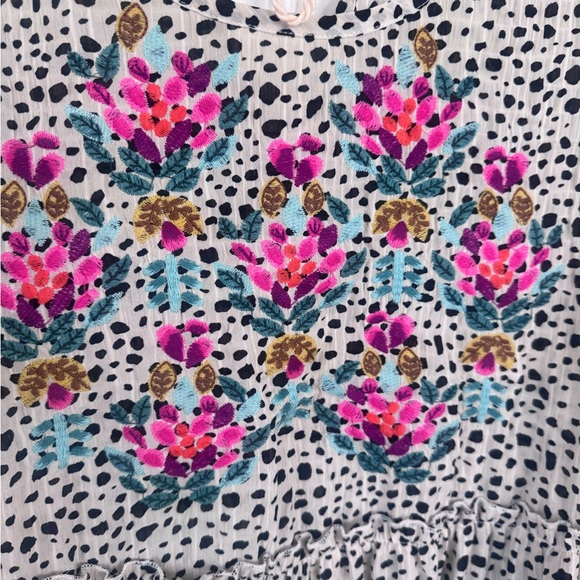 THML Boutique brand Floral Embroidered Women's Top - Picture 3 of 6